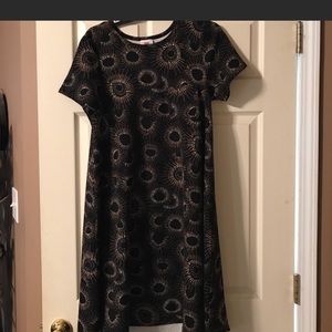 LulaRoe size small Carly dress black/yellow